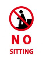 英語の座ること（階段）を禁止する注意貼り紙テンプレート